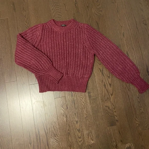 Beautiful sweater - Picture 4 of 5